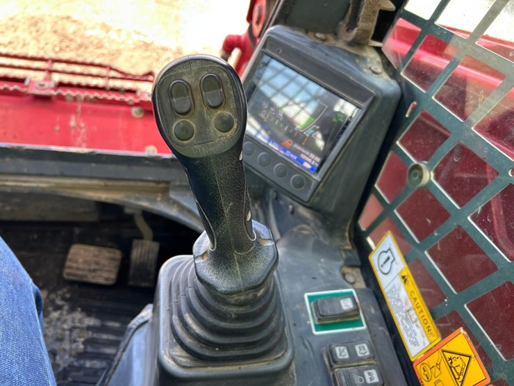 2017-takeuchi-tl12r2-image-22