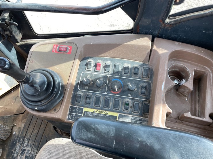 2000-deere-544h-image-37