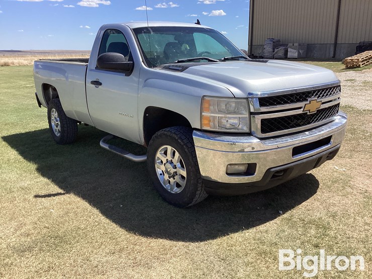 2012-chevrolet-silverado-2500-image-3