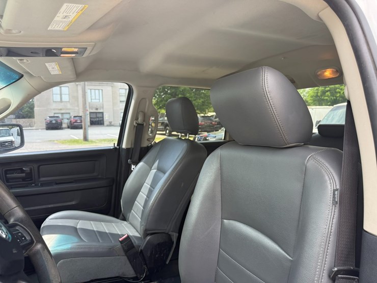 2016-dodge-1500-image-37