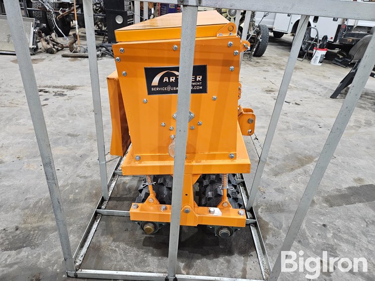2025-caterpillar-12-image-4