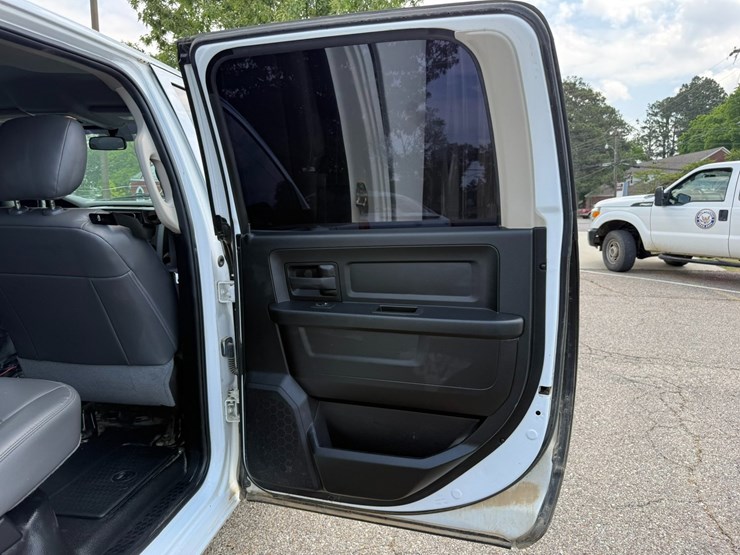 2018-dodge-1500-image-28