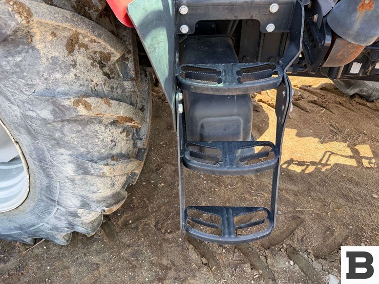 case-ih-farmall-105u-image-54
