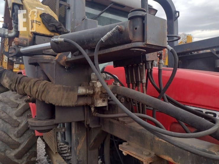 2002-massey-ferguson-4233-image-28