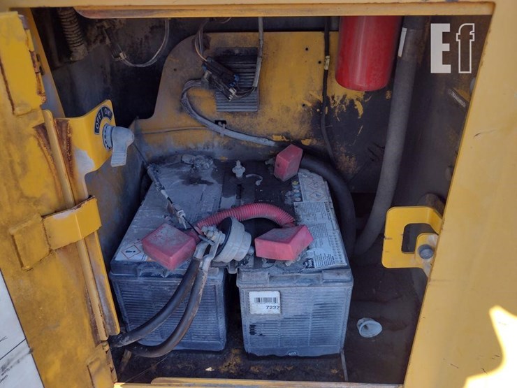 2007-deere-700j-lgp-image-15