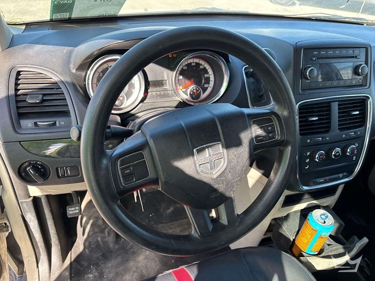 2012-dodge-grand-caravan-image-12