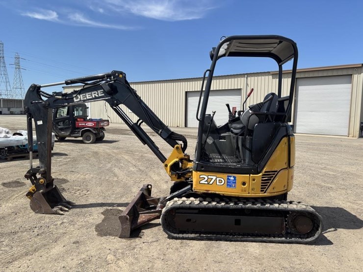 2006-deere-27d-image-5
