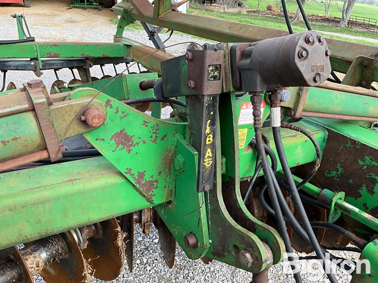 john-deere-630-image-11