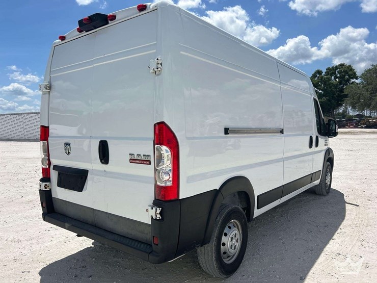 2022-ram-promaster-2500-image-3