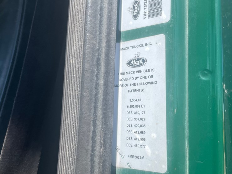 2013-mack-granite-104fr-image-91