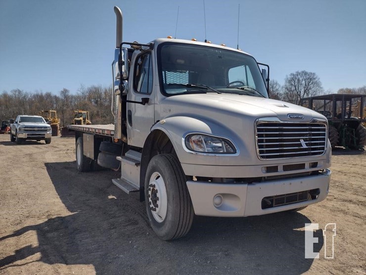 2015-freightliner-business-class-m2-106-image-34