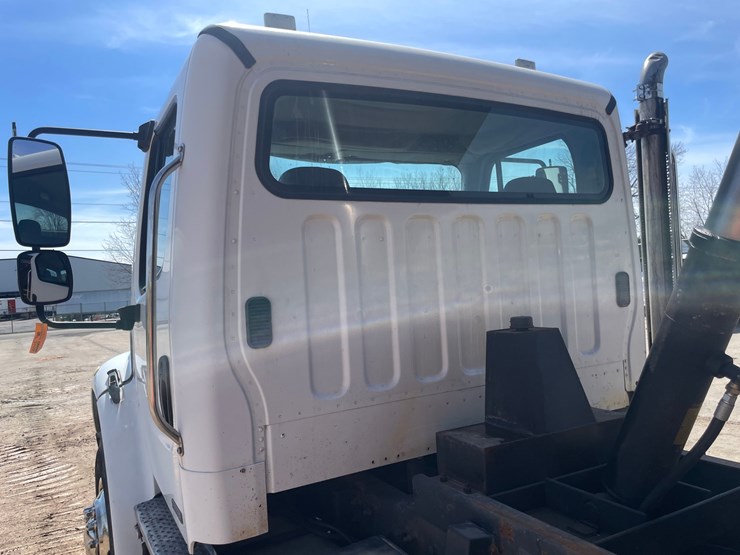 #4015-•-2004-freightliner-dump-truck-(has-wi-title)-image-125