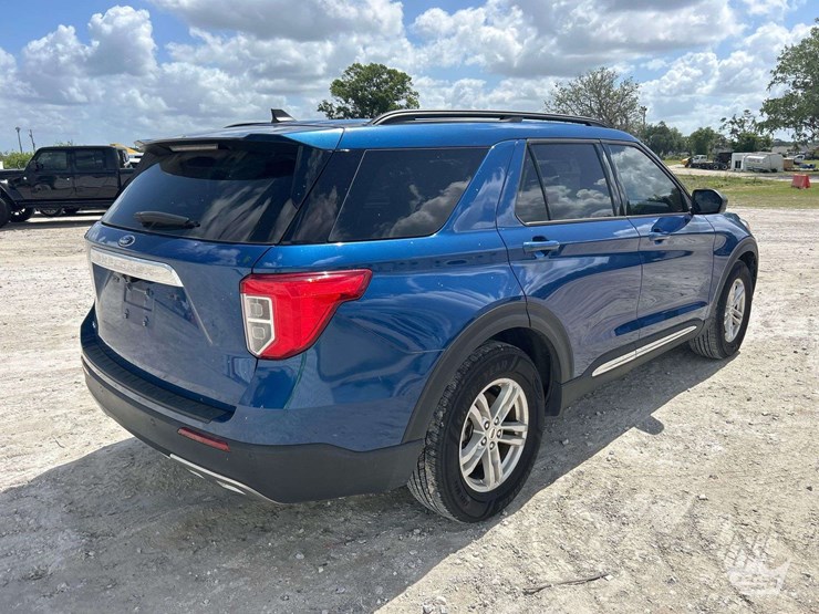 2023-ford-explorer-image-3