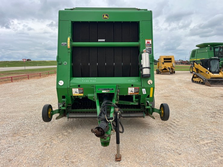2009-john-deere-568-image-5