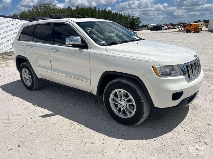 2012-jeep-grand-cherokee-image-2