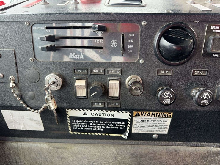 1991-mack-mr688s-image-27