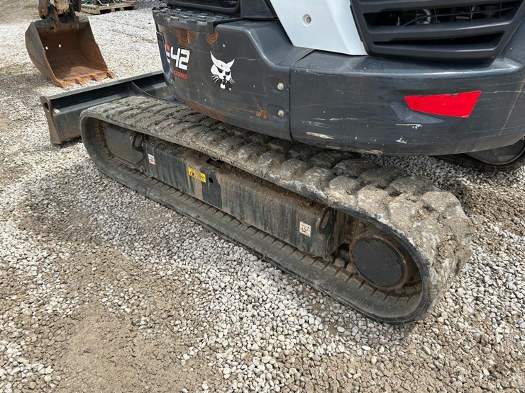 2021-bobcat-e42-image-16