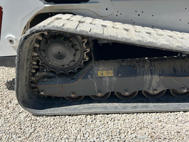 2023-bobcat-t770-image-13