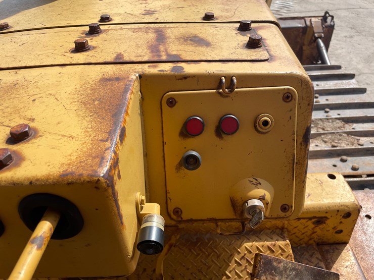 #4035-•-1986-komatsu-dozer-image-46