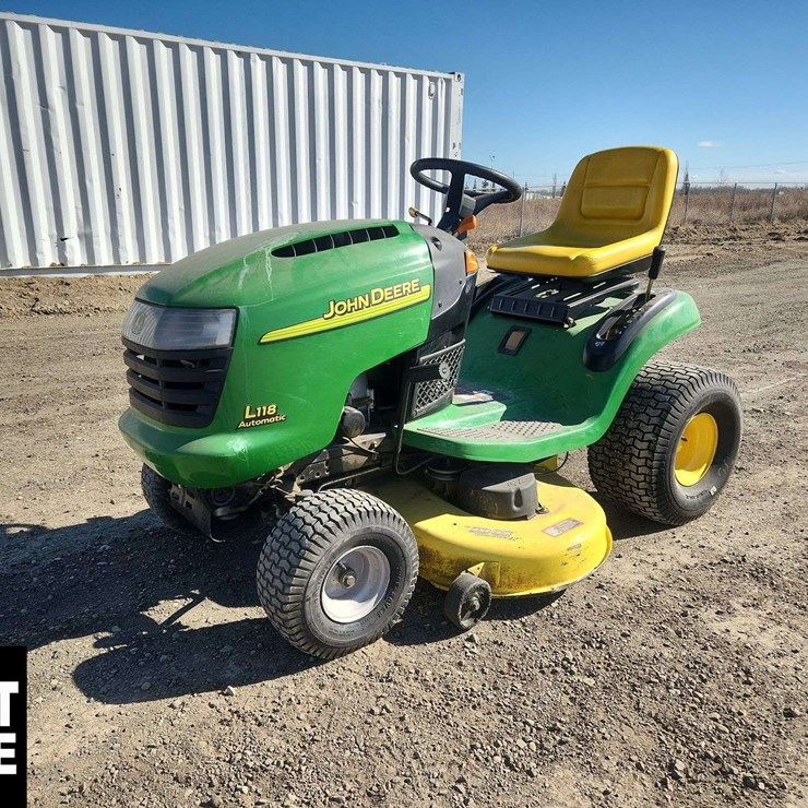 JOHN DEERE L118