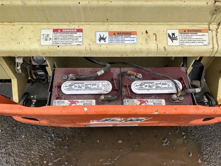 2015-jlg-2646es-image-10