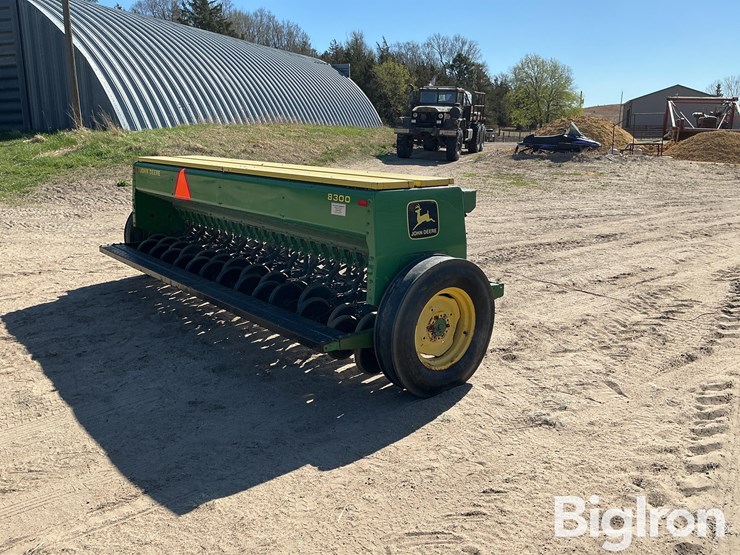 john-deere-8300-image-5