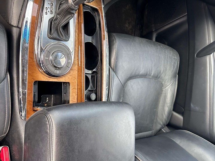 2012-infiniti-qx56-image-21