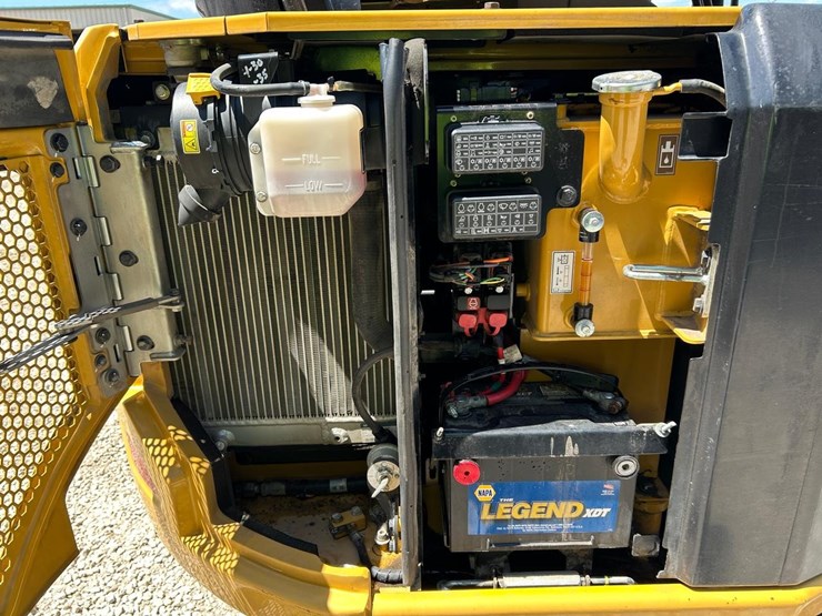 2021-caterpillar-303.5-image-14
