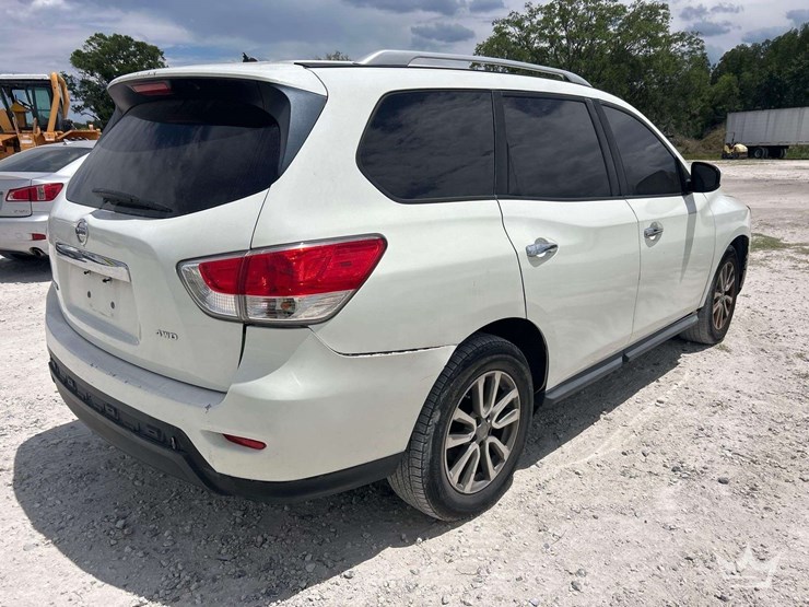 2016-nissan-pathfinder-image-3