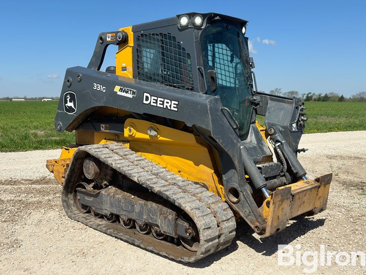 2021-deere-331g-image-3