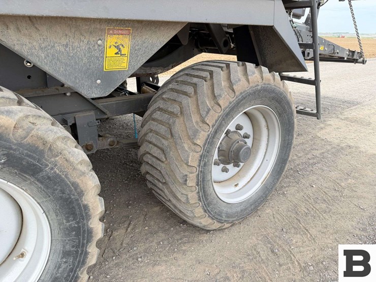 2022-massey-ferguson-2270-image-35