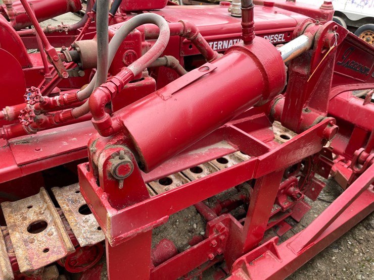 #4087-•-international-antique-dozer-image-47