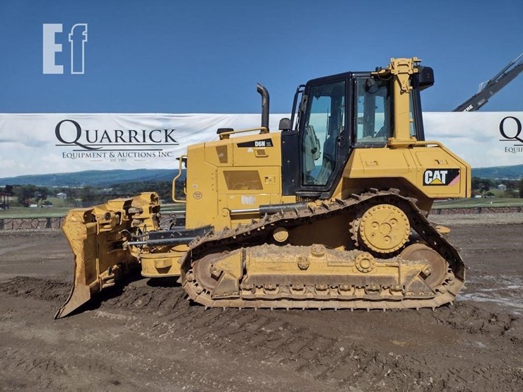 2017-caterpillar-d6n-xl-image-1