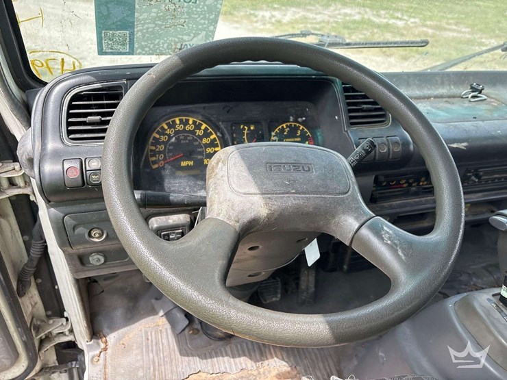 2006-isuzu-npr-image-22