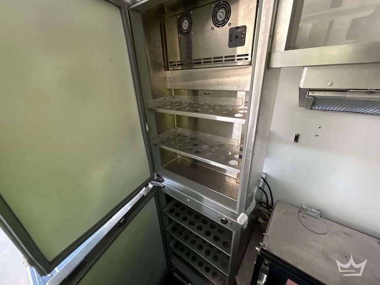 2021-mercedes-benz-sprinter-4500-image-29