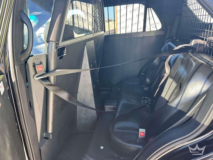 2016-ford-explorer-image-23