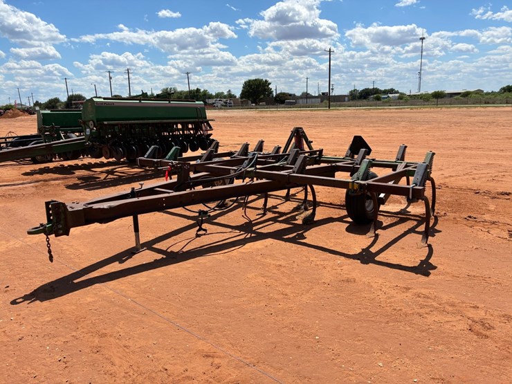 john-deere-610-image-1
