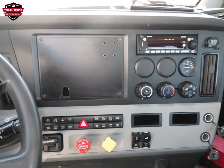 2022-freightliner-cascadia-116-image-15