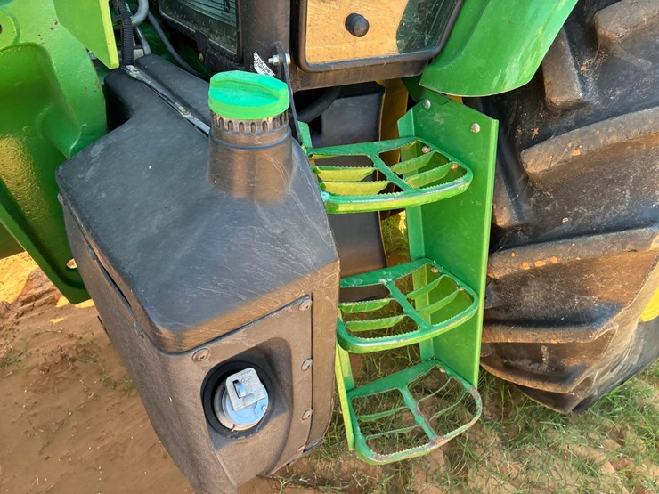2017-john-deere-6120e-image-13