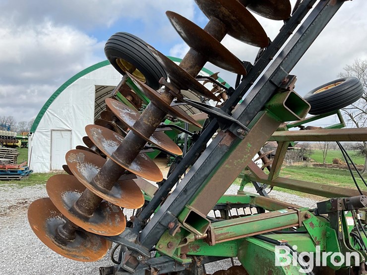 john-deere-630-image-16