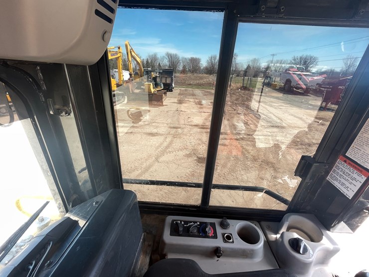 2020-komatsu-d51px-image-63