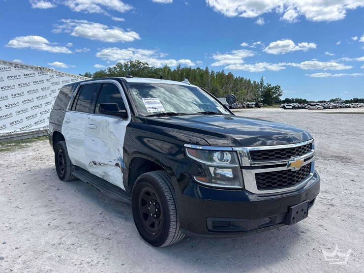 2019-chevrolet-tahoe-image-2
