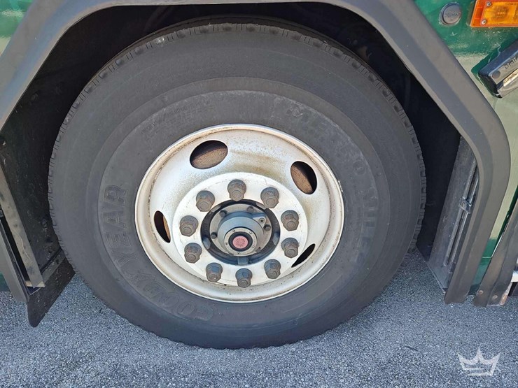 2012-gillig-low-floor-image-12