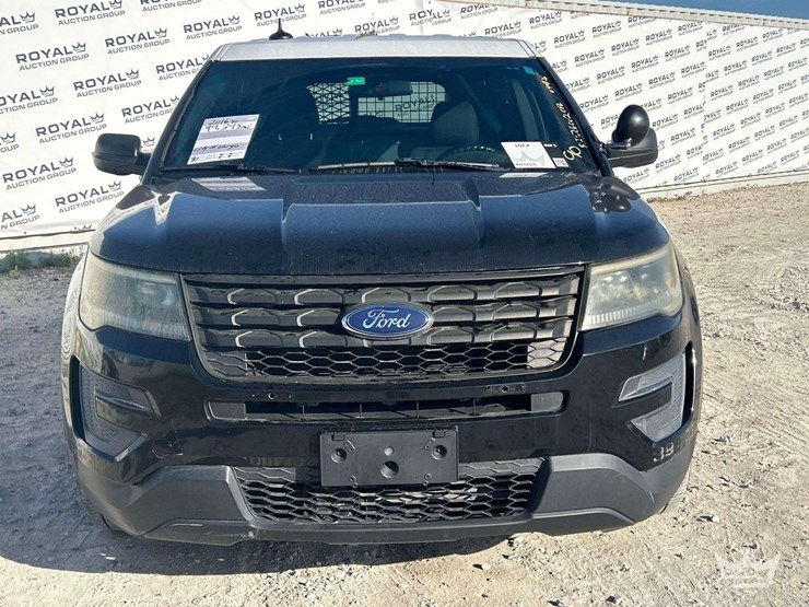 2016-ford-explorer-image-26