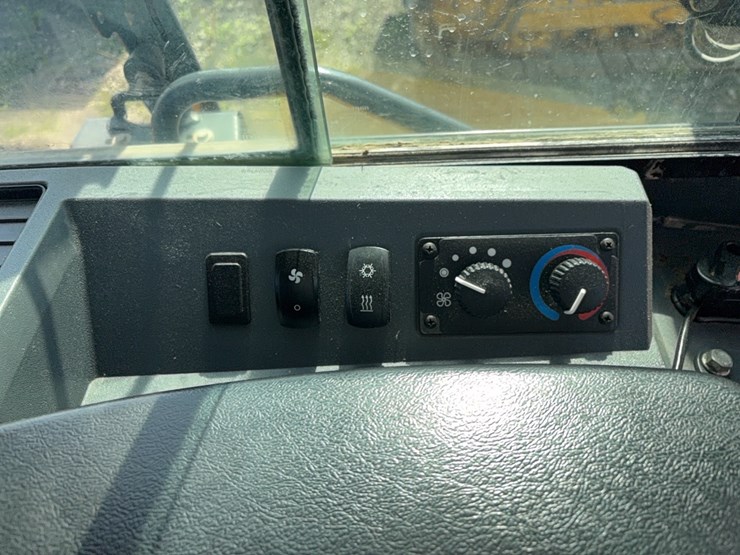 2023-deere-650k-lgp-image-20