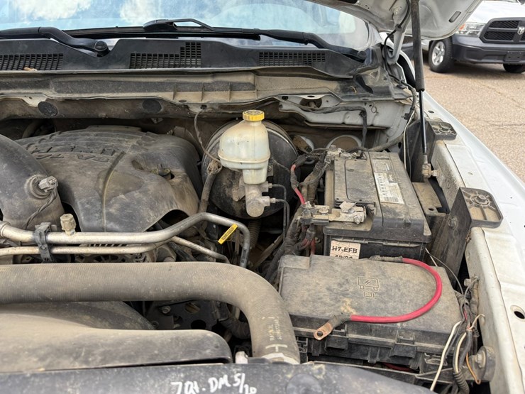 2016-dodge-1500-image-25