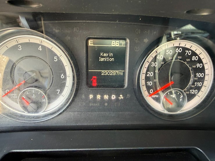 2016-dodge-1500-image-38