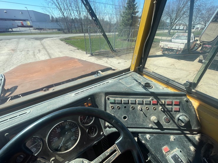 1993-volvo-a25c-image-95