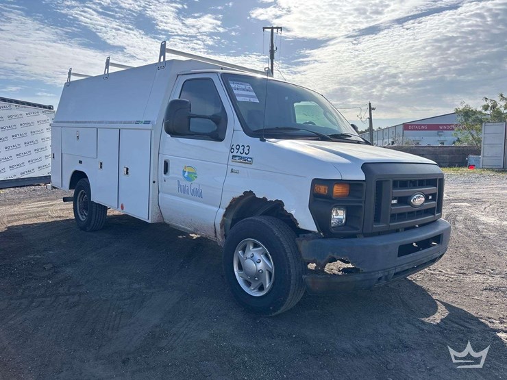 2014-ford-e350-image-2