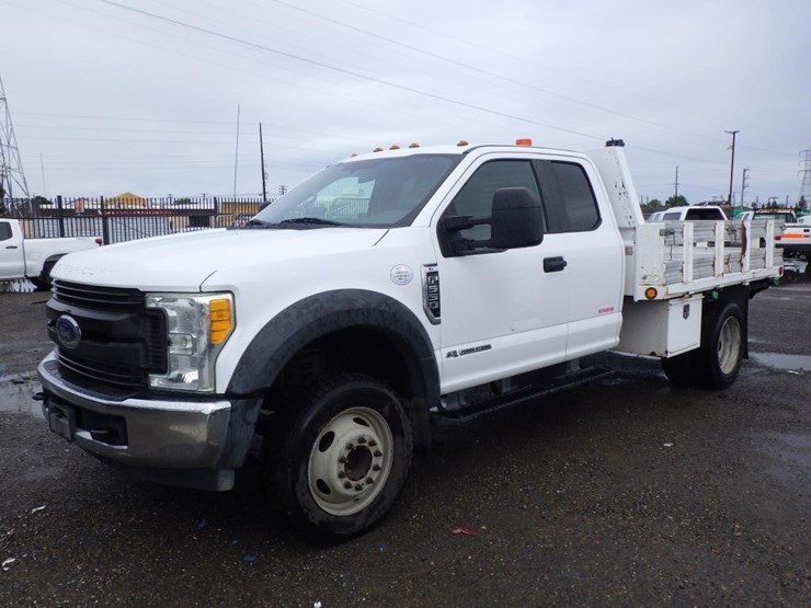 2017-ford-f550-image-1